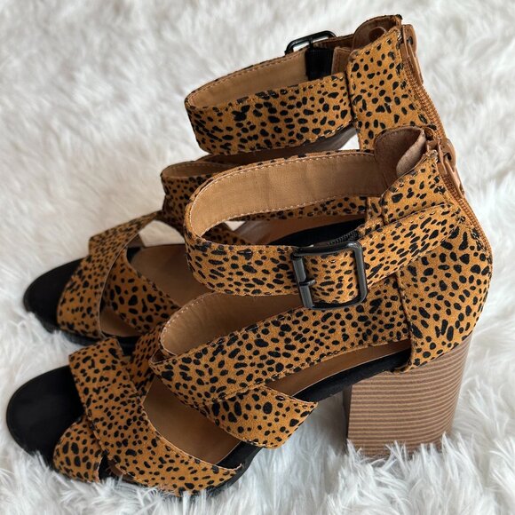 Qupid Animal Print Strappy Stacked Zip-Back Closure Heels Size 8 - Picture 5 of 13